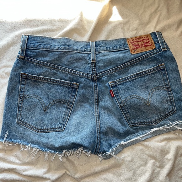 Levi’s denim shorts - Picture 2 of 3